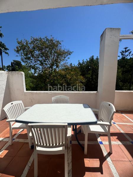 Foto 4fba6fa6-6c22-456d-89aa-aaac00778f8e. Location attique dans urbanización alhambra del golf 1 dans Estepona