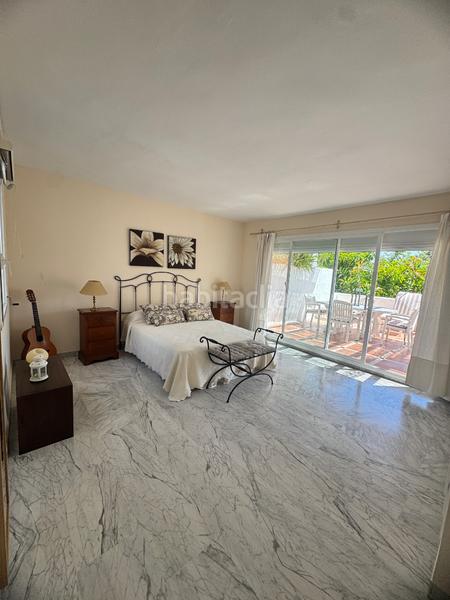 Foto 7f73bb04-fdd2-4245-b891-6894b9743165. Location attique dans urbanización alhambra del golf 1 dans Estepona