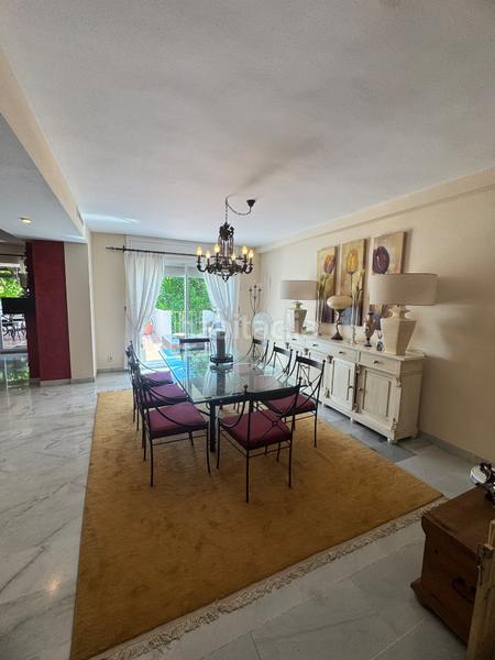 Foto eb236c12-4d98-4d59-bd5b-3595c4af9079. Location attique dans urbanización alhambra del golf 1 dans Estepona