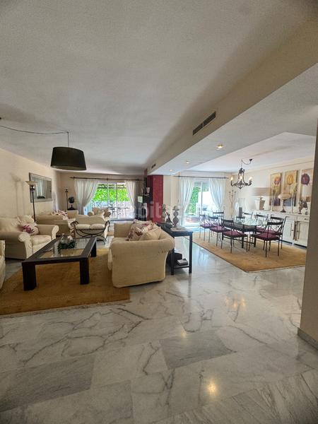 Foto fbffe89b-2e64-4f5f-806b-b621a9e7e717. Location attique dans urbanización alhambra del golf 1 dans Estepona