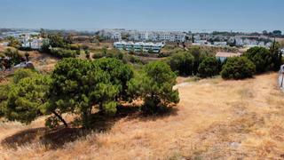 Terreno residenziale in Avenida de la resina 1. Los arqueros: tu villa de ensueño en el golf
