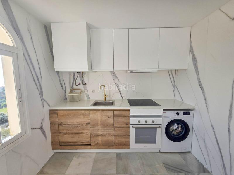 Foto 5a0f8df7-465b-43ff-8986-0512994645ba. Attique dans n-340 3 dans San Luis de Sabinillas Manilva