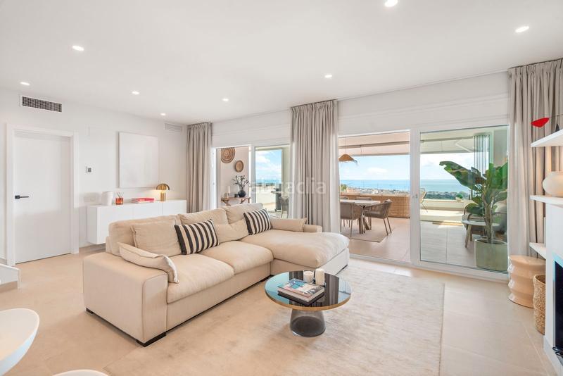 Foto 3285d470-4a25-49be-b523-209ddc227adf. Casa pareada en urbanizacion los altos de los monteros 11 oportunidad única: dúplex a 60 metros de la playa en la duquesa en Marbella