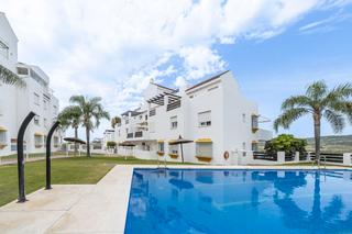 Pis  Calle villa borghese 1. Tu lienzo en estepona: luz y potencial