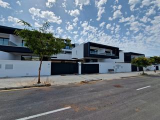 Casa adossada  Calle del rubí 62. Estepona: tu villa a estrenar