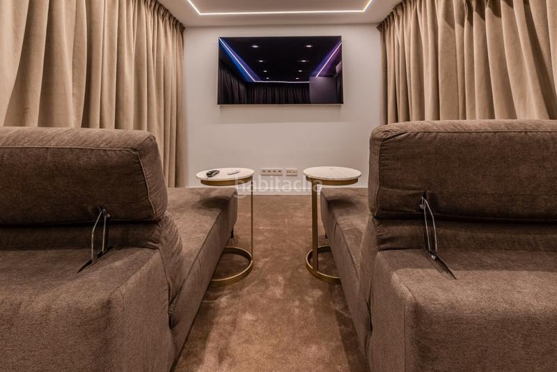 Foto 2535cd9e-b260-46d6-9f63-b4c91c2ac536. Chalet in avenida de julio iglesias s/n in Puerto Banús Marbella