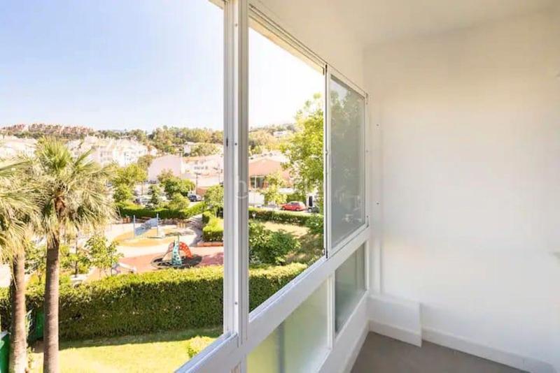 Foto 4dae1376-a38e-4c6c-b6fe-189e1263be2e. Piso apartamento reformado con encanto en la costa del sol: tu oportunidad en una zona en auge en Marbella