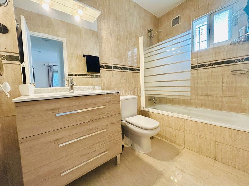 Foto 7cf70b23-552d-4c76-90d8-600b647f9572. Casa adosada en n-340 147 la duquesa: tu rincón con encanto en Manilva