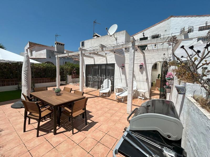 Foto e22a79ec-dfe0-4a13-acf5-5a2899592c6a. Casa adosada en n-340 147 la duquesa: tu rincón con encanto en Manilva