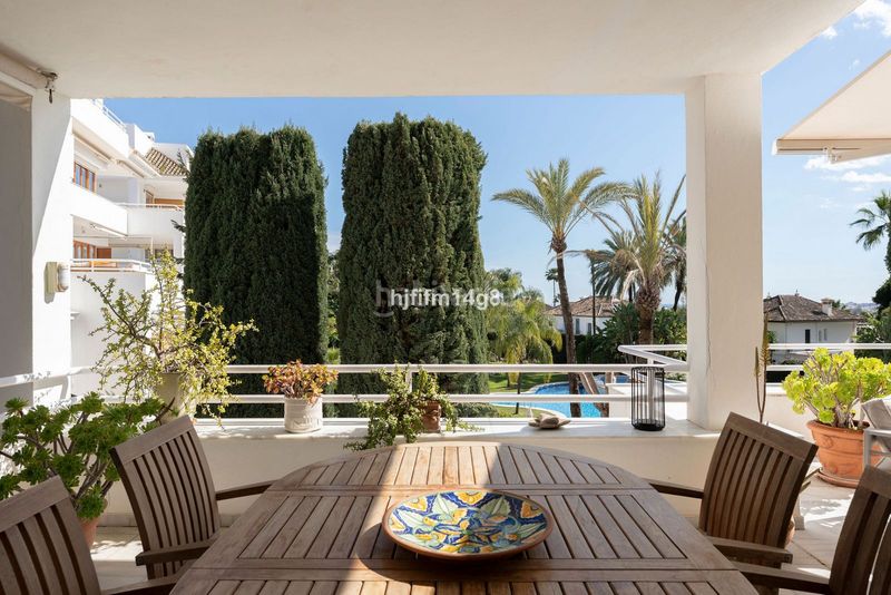 Foto bdd8e845-95b1-49f8-ba33-042e83f96c31. Pis amb aparcament piscina a Los Naranjos Marbella