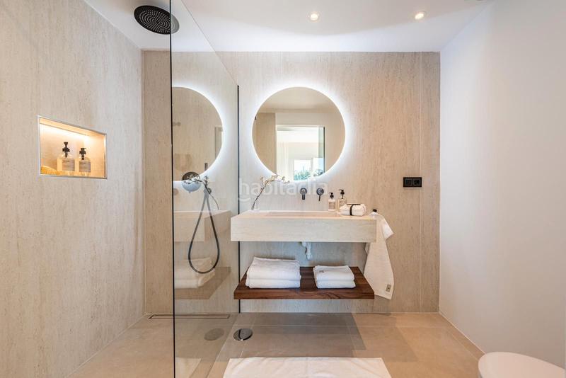 Foto dc6fbc7f-d2b8-4522-aec2-54b644099cce. Penthouse with pool in La Quinta Benahavís