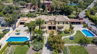 Casa pareada en Desconocido 2. Vega del colorado: tu villa de ensueño en la montaña
