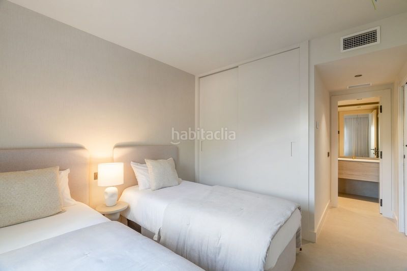 Foto 37311536-f9f7-4ba5-8d94-c2dc45f45dea. Piso en calle londres s/n nueva andalucía: tu hogar de ensueño en Marbella