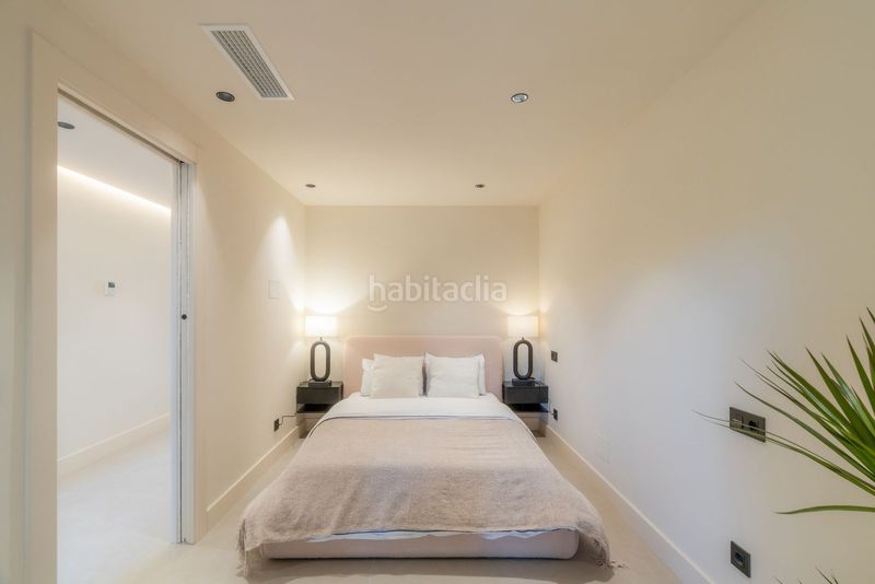 Foto d0b7ccdc-a3d6-4bc1-bc71-59011bc86a98. Piso en calle londres s/n nueva andalucía: tu hogar de ensueño en Marbella
