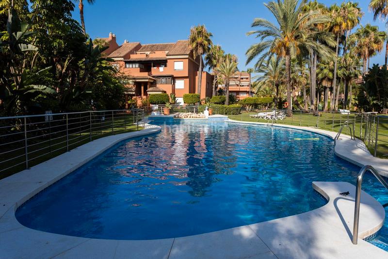 Foto 09772000-a5a2-480c-a851-ffbf6d905e64. Flat in calle isabel clara eugenia 357 in Puerto Banús Marbella