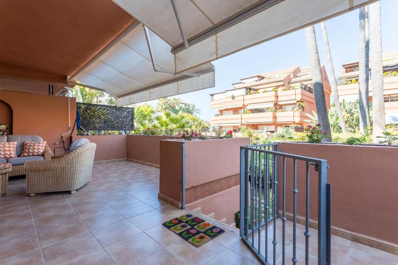 Foto 14e7677d-24bc-4633-b710-2f2857115926. Flat in calle isabel clara eugenia 357 in Puerto Banús Marbella