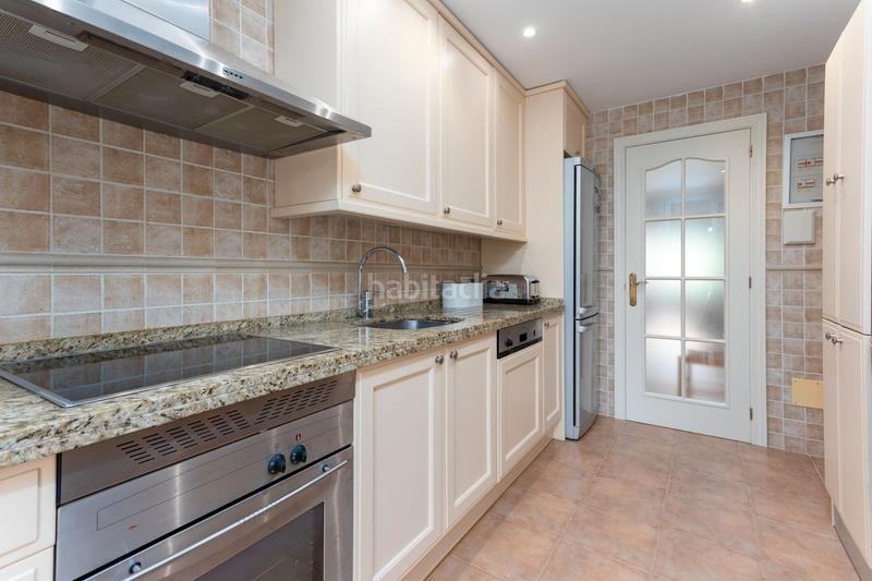 Foto 39118226-590e-4096-9c0e-3f10cb4a0a6c. Flat in calle isabel clara eugenia 357 in Puerto Banús Marbella