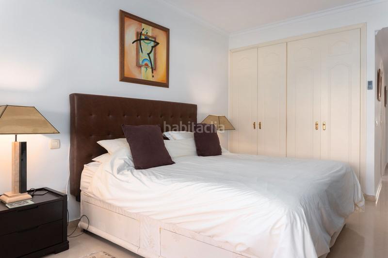 Foto 7fb35b72-0806-4e08-aa5f-4b54a631c6f3. Flat in calle isabel clara eugenia 357 in Puerto Banús Marbella