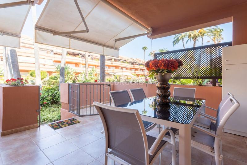 Foto 8251910a-d40b-4f60-9b7f-42de1790a2b6. Flat in calle isabel clara eugenia 357 in Puerto Banús Marbella