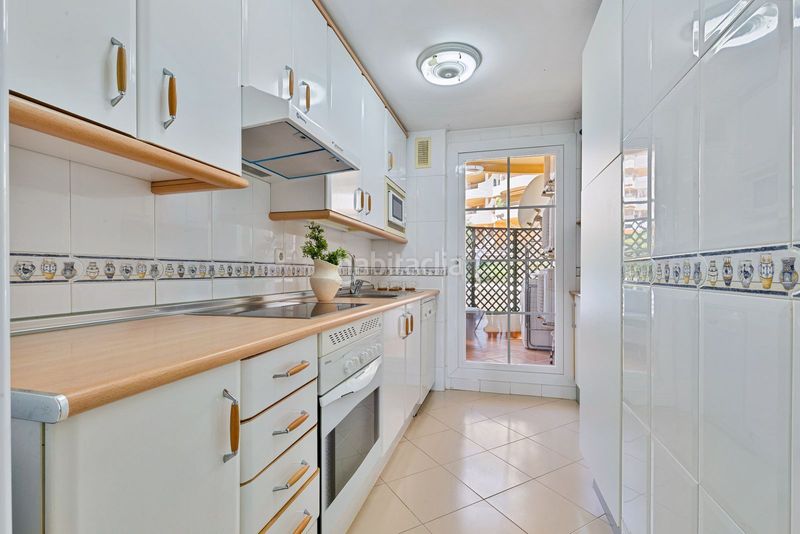 Foto 90b9a3e4-5d07-4ddb-89fc-82323b78d0c0. Etagenwohnung in avenida del golf 2a in Aloha Marbella