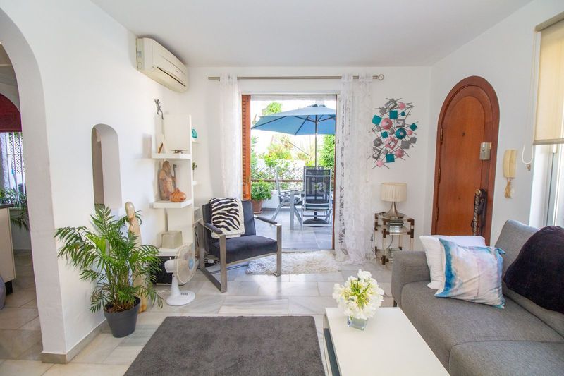 Foto 7a593a94-c022-4b08-bea6-0ad6c698d245. Casa pareada en urbanización la alzambra 11 tu vida soñada en Marbella