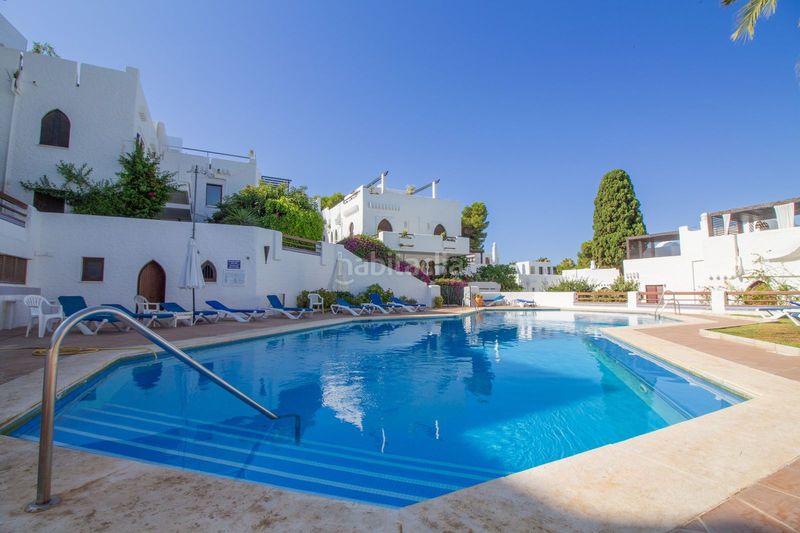 Foto 95a545e0-3fd6-4e3a-a06f-7084ae9f5881. Casa pareada en urbanización la alzambra 11 tu vida soñada en Marbella
