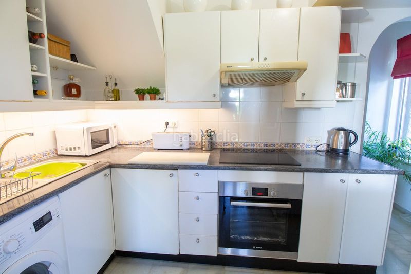 Foto a3aaeb5f-3572-474e-b001-50e7fbe9dd7d. Casa pareada en urbanización la alzambra 11 tu vida soñada en Marbella