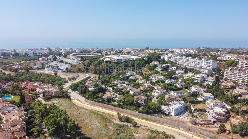 Foto a695dc76-0fb9-4cf0-a008-ff27d39748b1. Casa pareada en urbanización la alzambra 11 tu vida soñada en Marbella