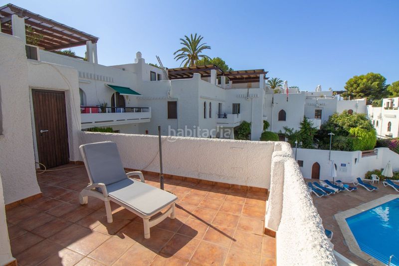 Foto bd2edce1-db93-4a55-969b-caa9ddf12793. Casa pareada en urbanización la alzambra 11 tu vida soñada en Marbella