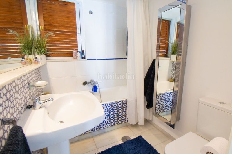 Foto ca945cc8-5d80-4b61-b6de-4245893bb1f4. Casa pareada en urbanización la alzambra 11 tu vida soñada en Marbella