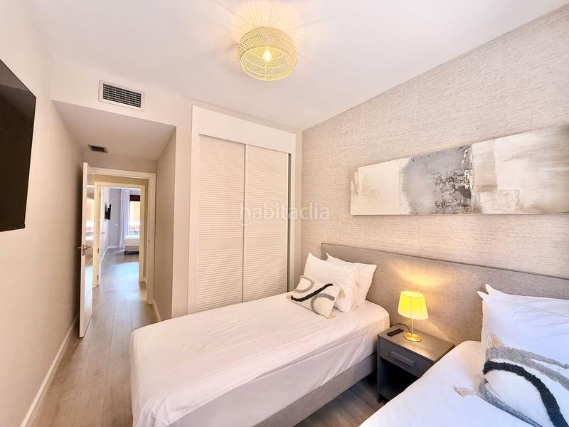 Foto 1a821b89-7449-4854-8baf-1a0e50a2fe0a. Piso en urbanización Los Flamingos 45 golf y lujo: un oasis reformado en Benahavís