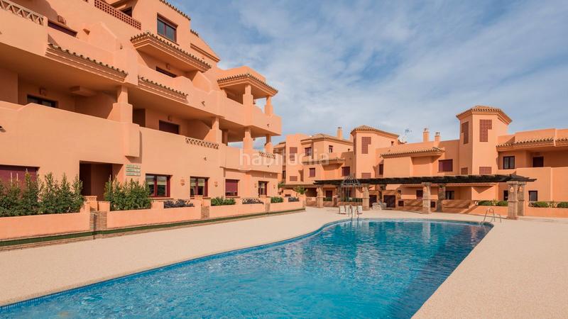 Foto e216fe5e-3f9f-44c7-bd66-0ac71720b4b3. Piso en urbanización Los Flamingos 45 golf y lujo: un oasis reformado en Benahavís