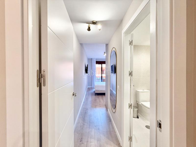 Foto e2d2a595-d760-406f-b505-69608f4da3ae. Piso en urbanización Los Flamingos 45 golf y lujo: un oasis reformado en Benahavís