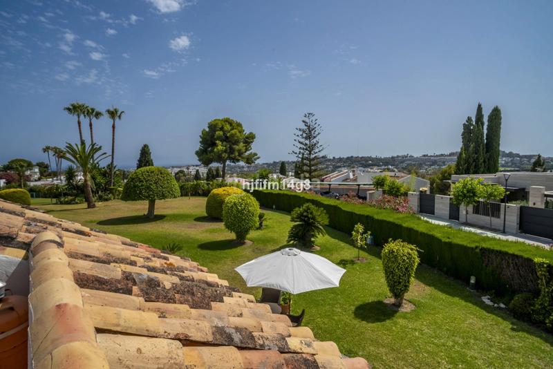 Foto f4ba4339-d2a2-4fac-9610-cb541e0a2271. Casa adosada en calle las aguilas 5 adosado en Aloha: lujo y comodidad en Marbella