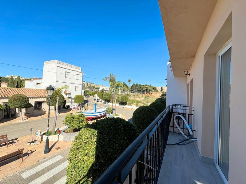Foto 9a23a629-23b7-4c20-b25d-0e10ada52cc4. Casa adossada a n-340 147 a Puerto de la Duquesa Manilva