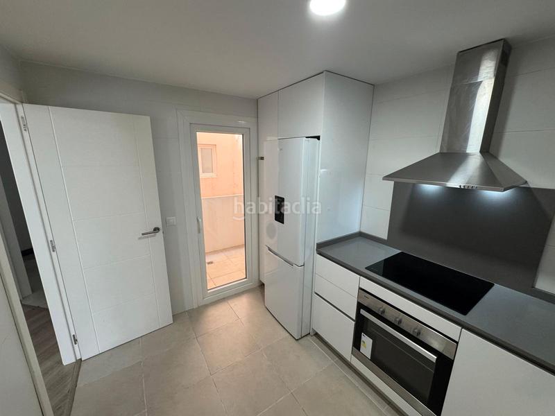 Foto 0d95e52b-1751-4a59-ba03-174cdbda6372. Piso en avenida josé banús 32 tu lujo y comodidad en nueva andalucía en Marbella