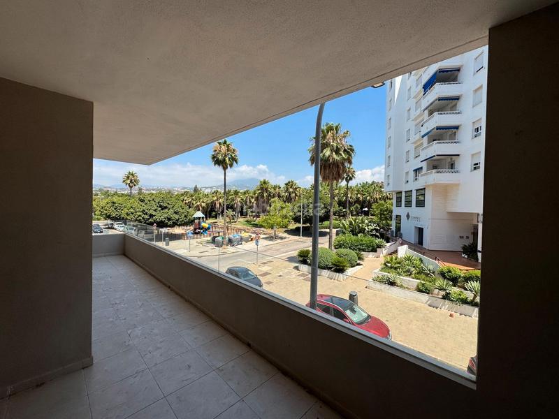 Foto 95e00688-aec4-4d8b-88e3-6e3f53f9484d. Piso en avenida josé banús 32 tu lujo y comodidad en nueva andalucía en Marbella