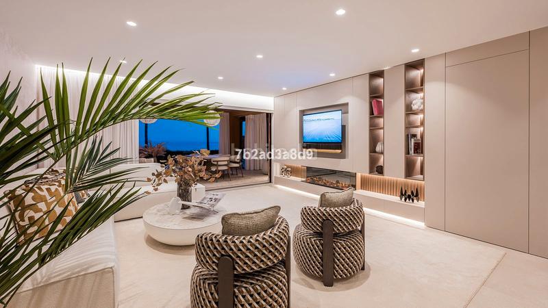 Foto 5854dea7-9d96-42c2-b7ab-f947676fc525. Piso en calle punta de la plata 22 frente al mar: tu paraíso con piscina privada en Estepona