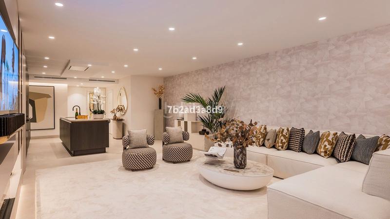 Foto 5932a451-5840-4082-af5e-dfd4ed48e2f4. Piso en calle punta de la plata 22 frente al mar: tu paraíso con piscina privada en Estepona