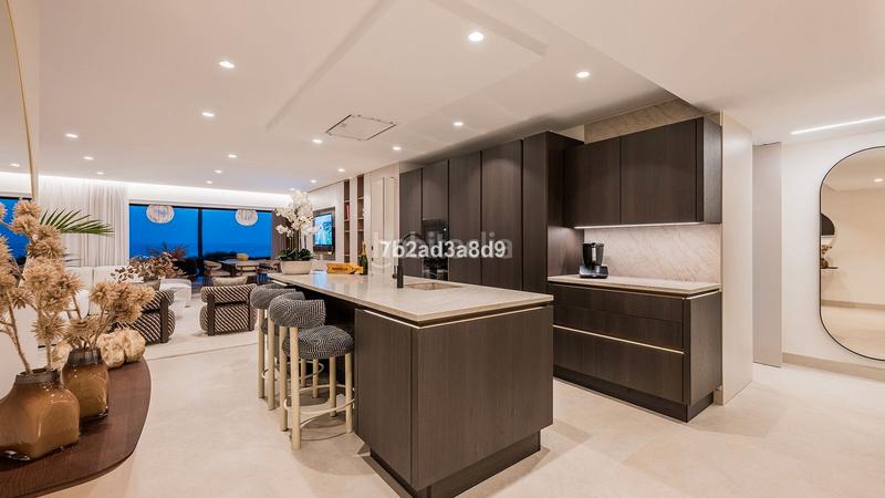 Foto 6e558259-8982-4337-8b2d-65e70aa3f34b. Piso en calle punta de la plata 22 frente al mar: tu paraíso con piscina privada en Estepona