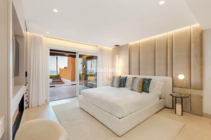 Foto df7312b4-a766-49a6-92c3-5119ba47c5f7. Piso en calle punta de la plata 22 frente al mar: tu paraíso con piscina privada en Estepona