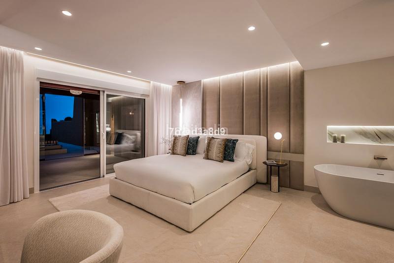 Foto e2996507-b4fc-48ff-bf30-f72dd278730b. Piso en calle punta de la plata 22 frente al mar: tu paraíso con piscina privada en Estepona