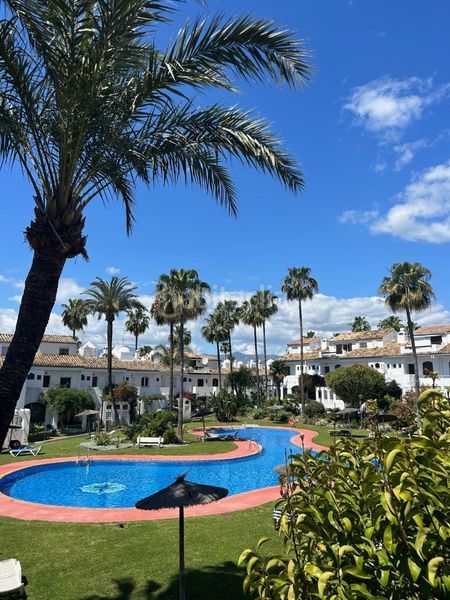 Foto 1e9e2da4-e066-4e4a-b6a7-7ac765242ee7. Casa adossada a avenida de julio iglesias 13 a Puerto Banús Marbella