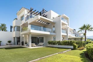 Dúplex a Calle la pacheca alta 22. Benahavís: lujo y vistas en dúplex
