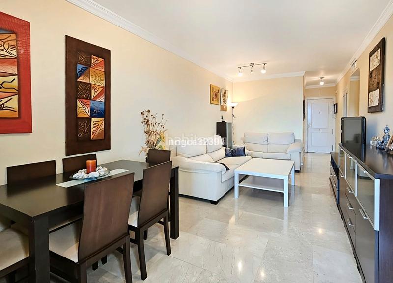 Foto 2681e628-7026-4fbe-9baa-cd6ee62f590d. Piso en calle adolfo suárez de figueroa 12 la resina: vistas que enamoran en Estepona