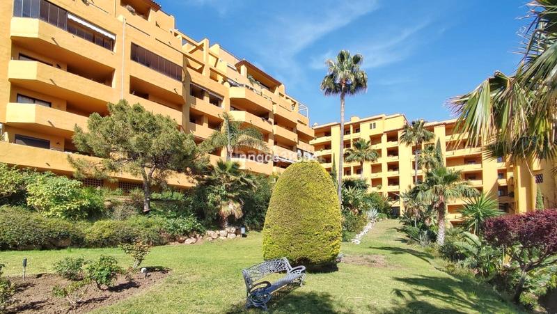 Foto 3f75a74f-d745-4161-8cc4-200ac555fd64. Piso en calle adolfo suárez de figueroa 12 la resina: vistas que enamoran en Estepona