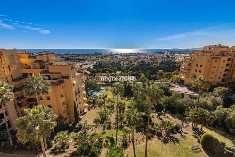 Foto 9ab7b10b-266c-4683-a03b-3765efd8515e. Piso en calle adolfo suárez de figueroa 12 la resina: vistas que enamoran en Estepona