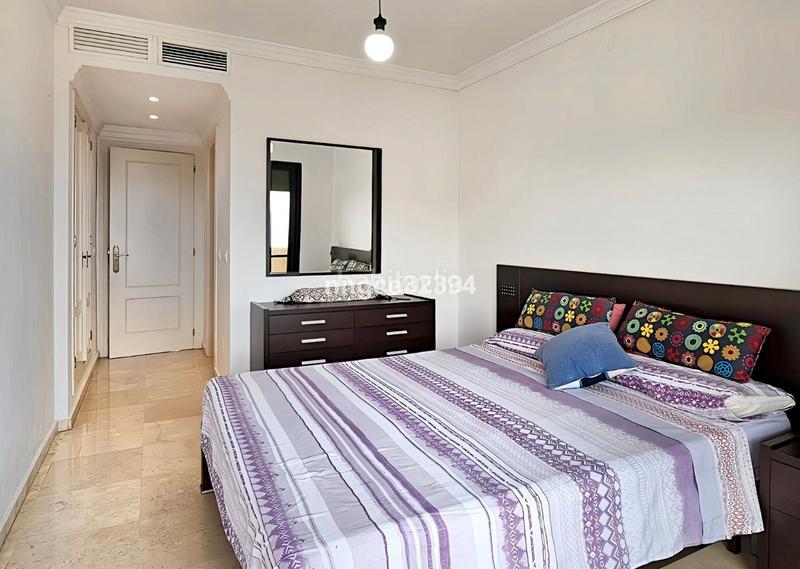 Foto a20fb834-cc61-4a9a-9b76-a8aa2378d2d3. Piso en calle adolfo suárez de figueroa 12 la resina: vistas que enamoran en Estepona