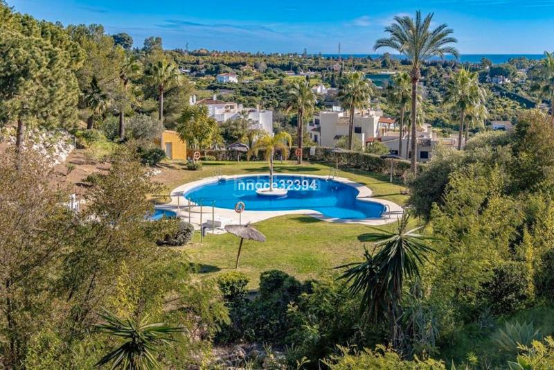Foto f6357ec6-85fc-4ba8-b39d-1a3cd65b11c5. Piso en calle adolfo suárez de figueroa 12 la resina: vistas que enamoran en Estepona