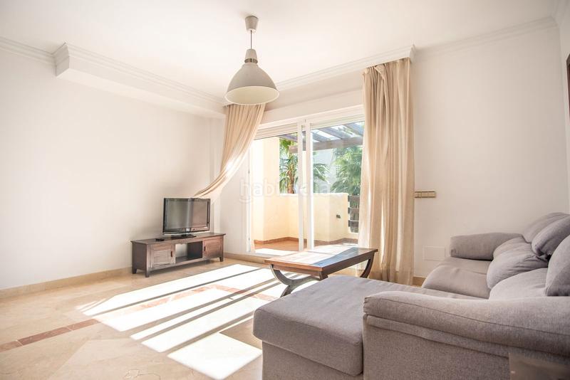 Foto e77e4864-98bf-4944-875f-94ee652b441f. Pis a calle condado de huelva 12 a Paraiso - Barronal Estepona